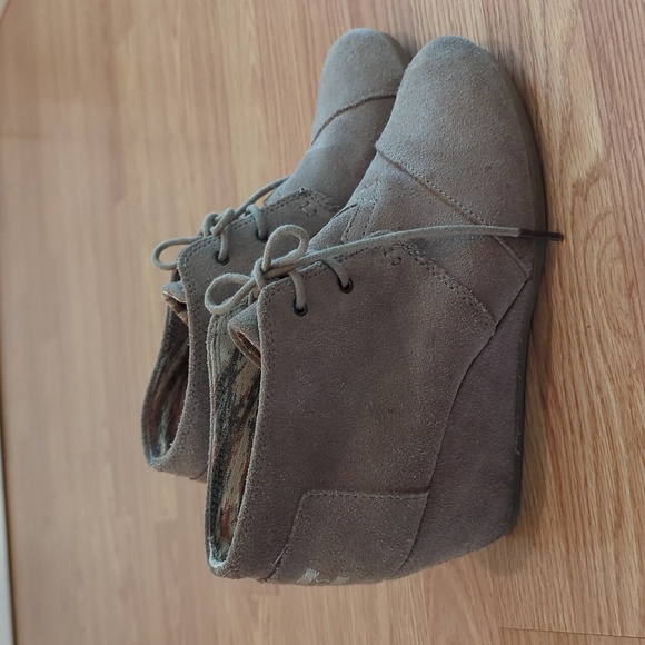 Toms Shoes - Tom's wedges 8.5